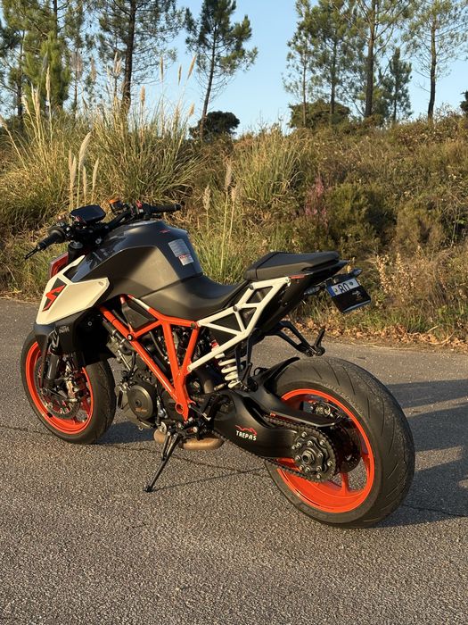 Ktm 1290 Superduke R (aceito retomas)