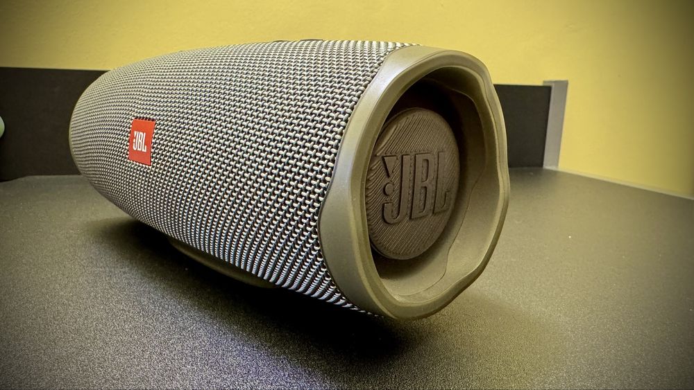 Портативна колонка JBL Charge 4