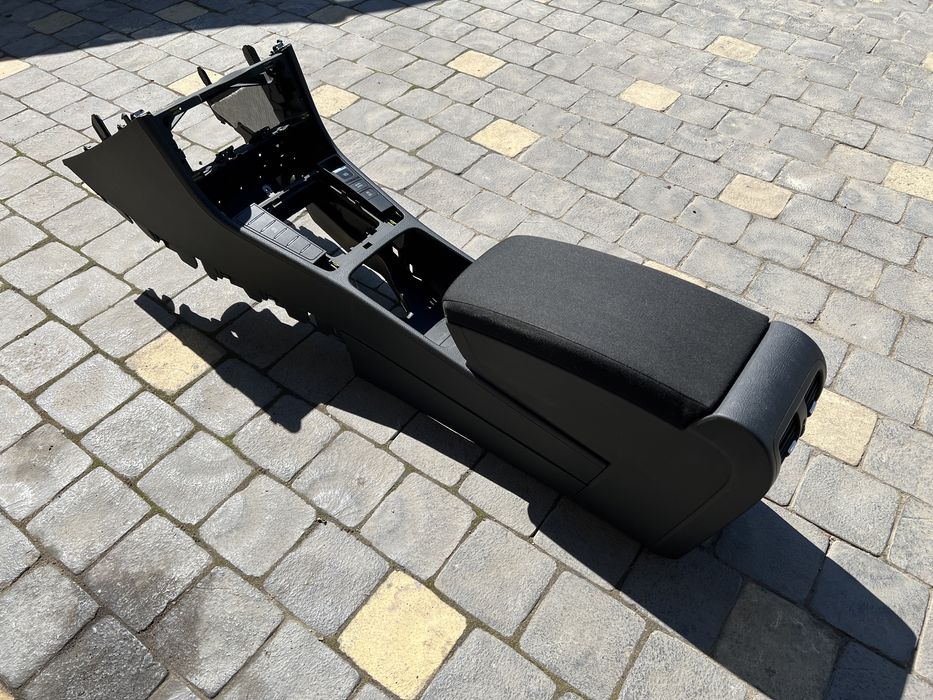 Центральна консоль Підлокітник борода VW Passat B7 Європа дефлектор