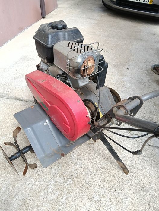 Motoenxada da marca Pubert