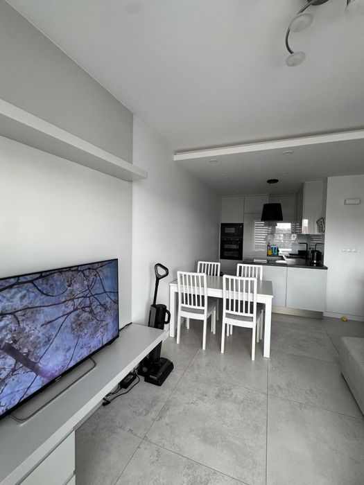 2-pok/OlimpiaPort/Magellana/balkon/parking - View 2