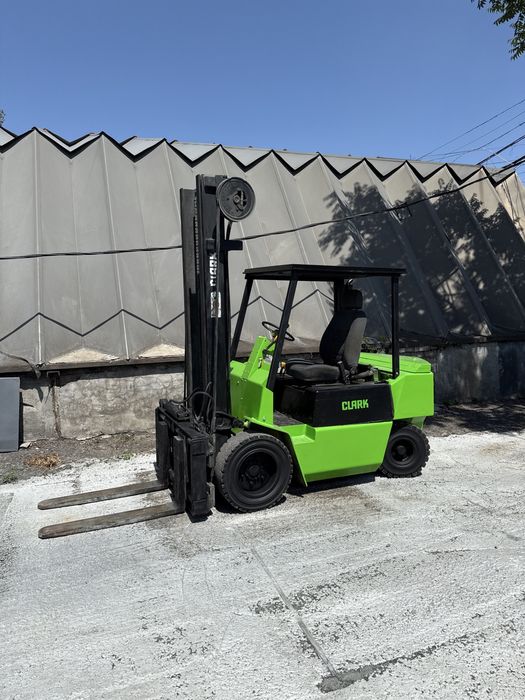 Продаю навантажувач Clark DPM 30 N 3 т