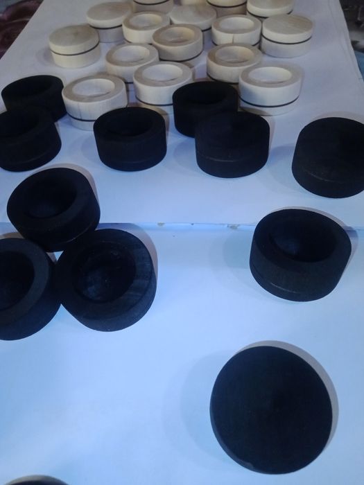 Шашки фішки кубики заріки