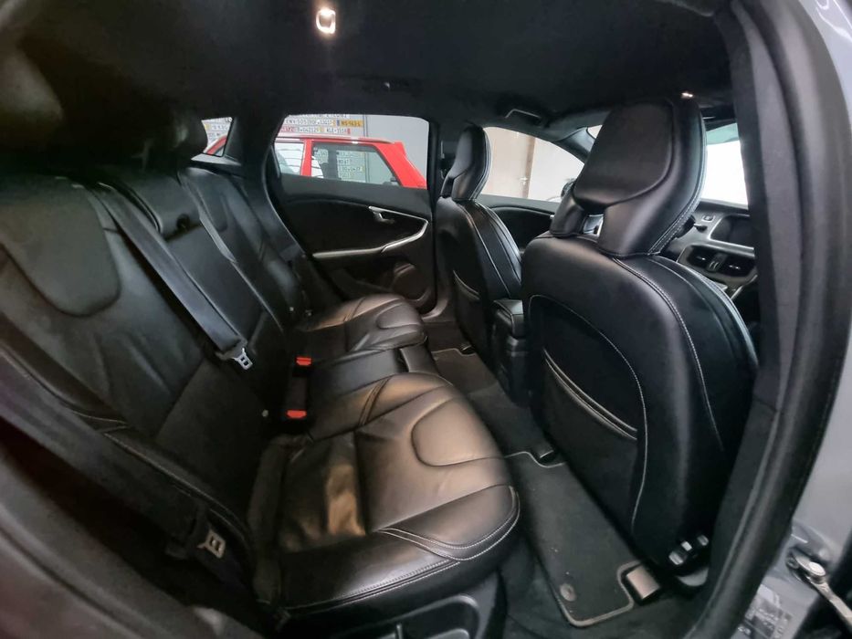 Volvo V40 R-Design D2 1.6