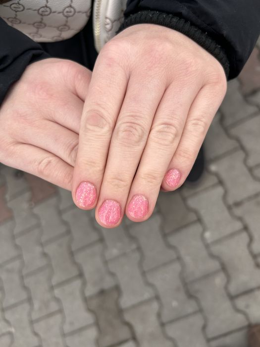 Modelki na paznokcie – hybryda / żel na naturalnej płytce