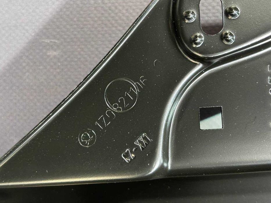 Крыло правое (R) на Skoda Octavia A5 2009-2012 OE FL фл