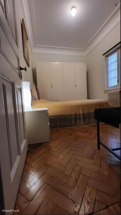 Quarto - localizado em Marquês de Pombal Lisbon
