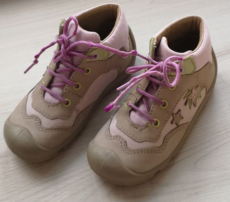 Dziewczęce buty sportowe