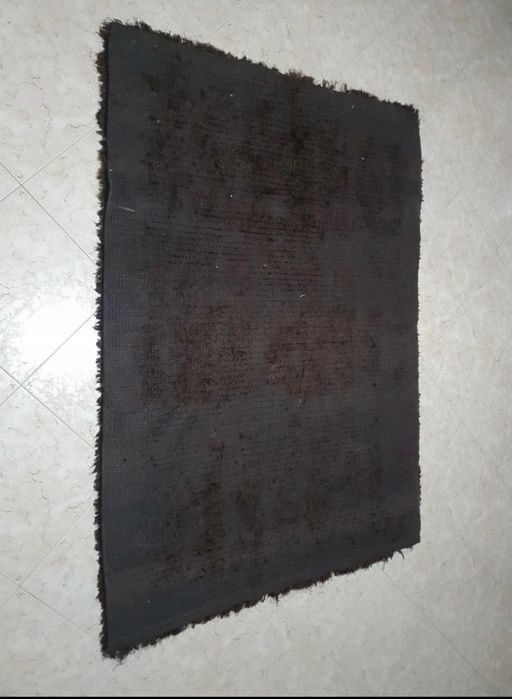 Brown rectangular carpet423322216700334084
