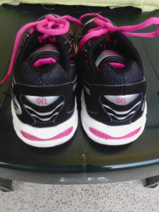 SAPATILHAS MULHER OU CRIANÇA NOVAS