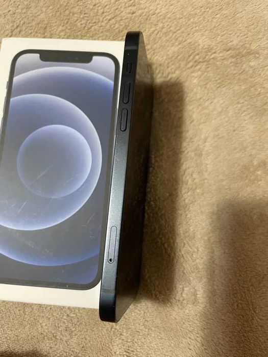 iPhone 12 64GB dobry stan