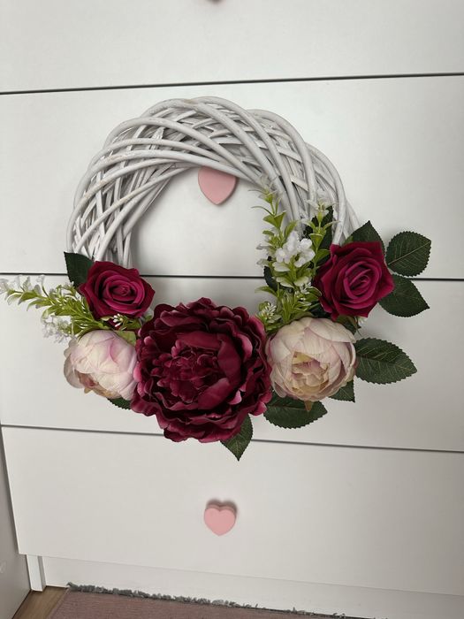 Wianek wiosenny na drzwi