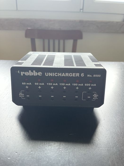 Unicharger Robbe no 8500  total 1200 mA carregador rc