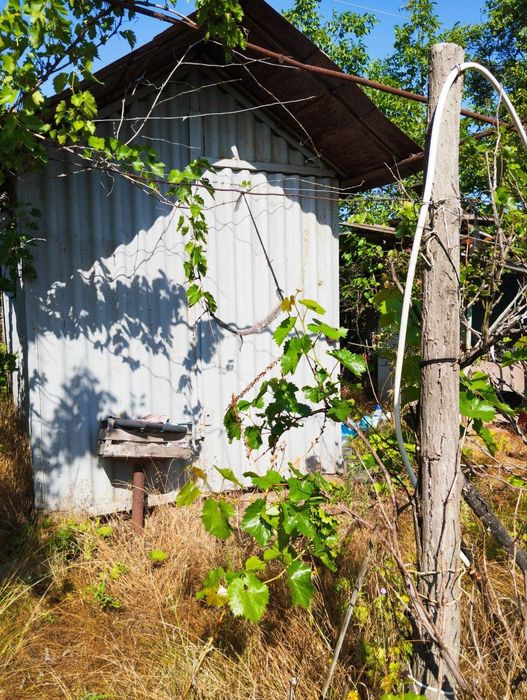 Металлическая дачная бытовка, будка, гараж для мотоцикла