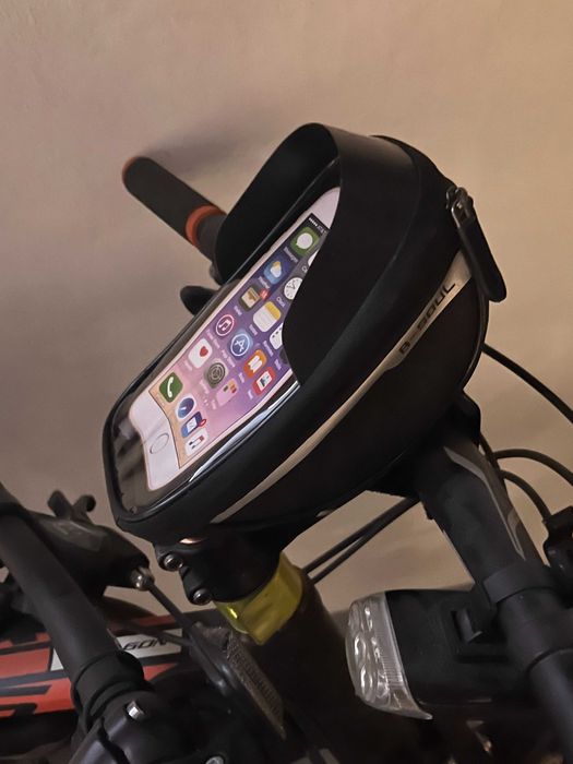 Saszetka rowerowa na kierownicę