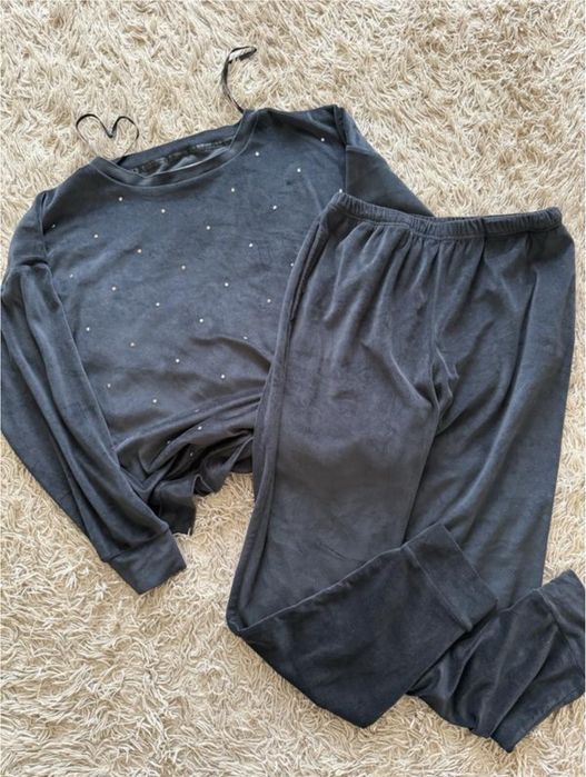 Домашній костюм, піжама