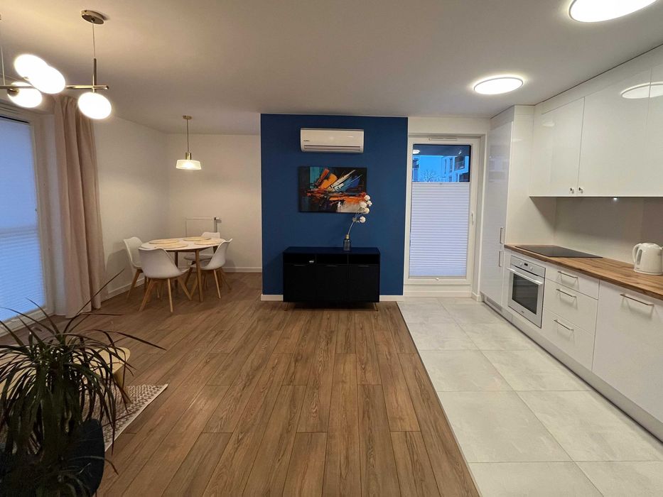 Duże mieszkanie 2 pokoje z klimatyzacją, Karolinki