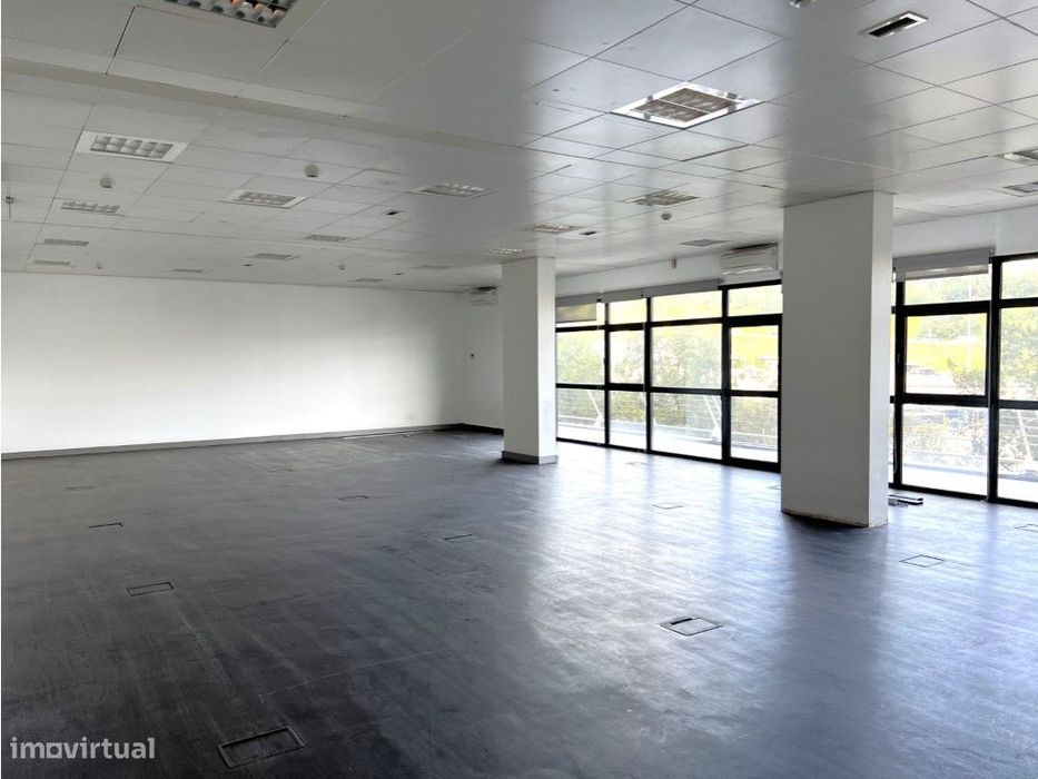Escritório para arrendamento em Miraflores com 220 m2