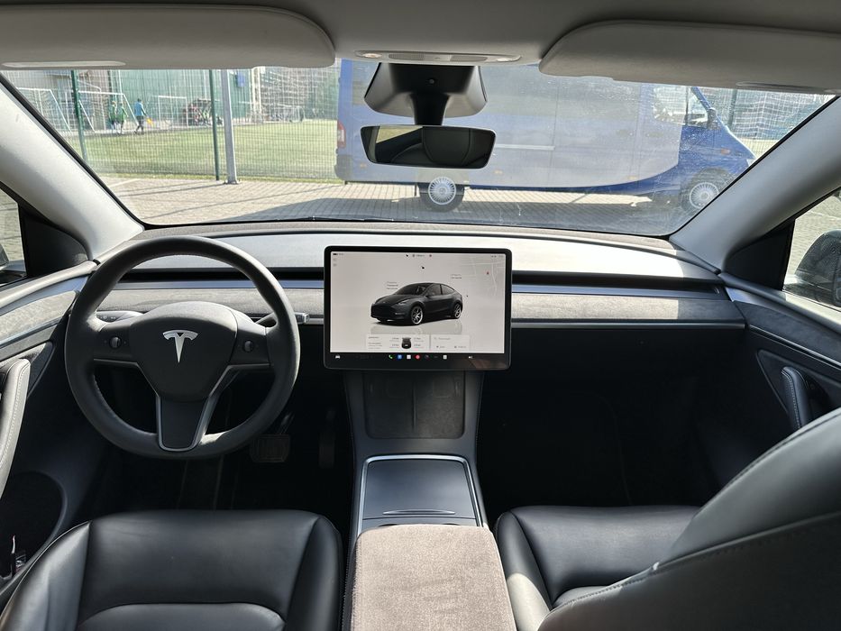 Продам Tesla MY 2023