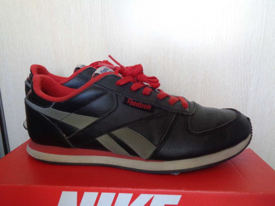 REEBOK obuwie sportowe 40,5/26 skóra naturalna.