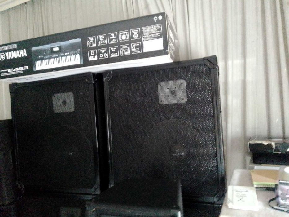 Pa com mesa work e + 2 colunas da dynacord excelente som