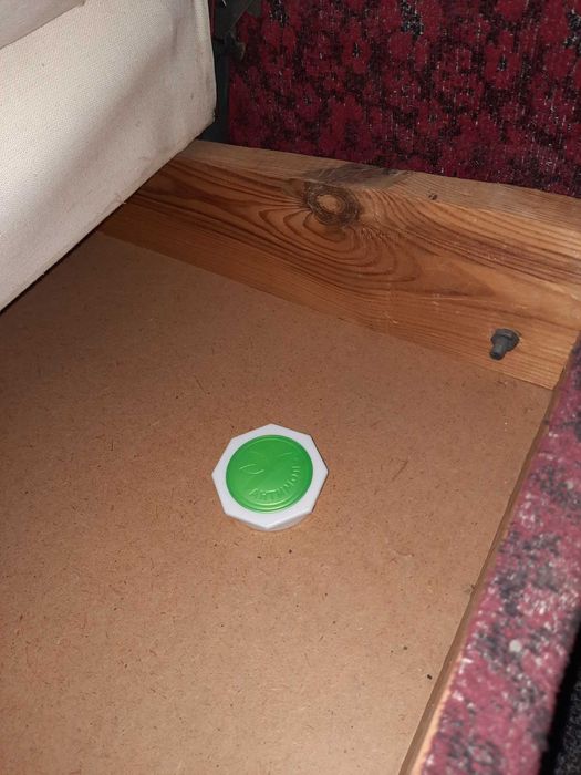 Диван в хорошем состоянии, каркас дивана дерево.