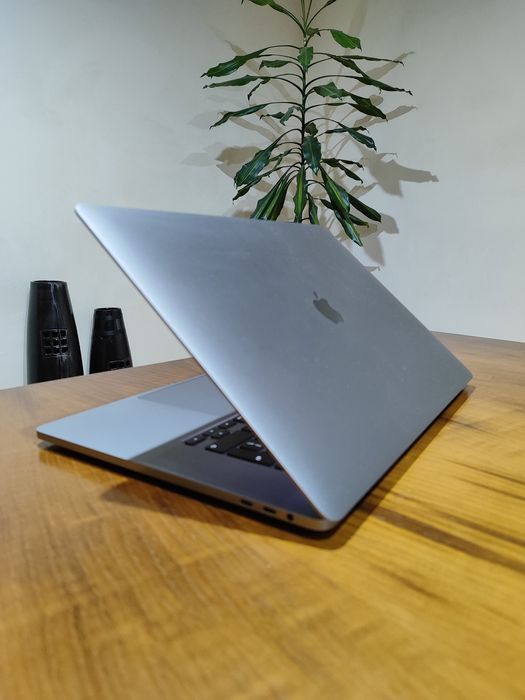 MacBook Pro 16” 2019 i7 | 16GB RAM | Excelente estado | Bateria boa