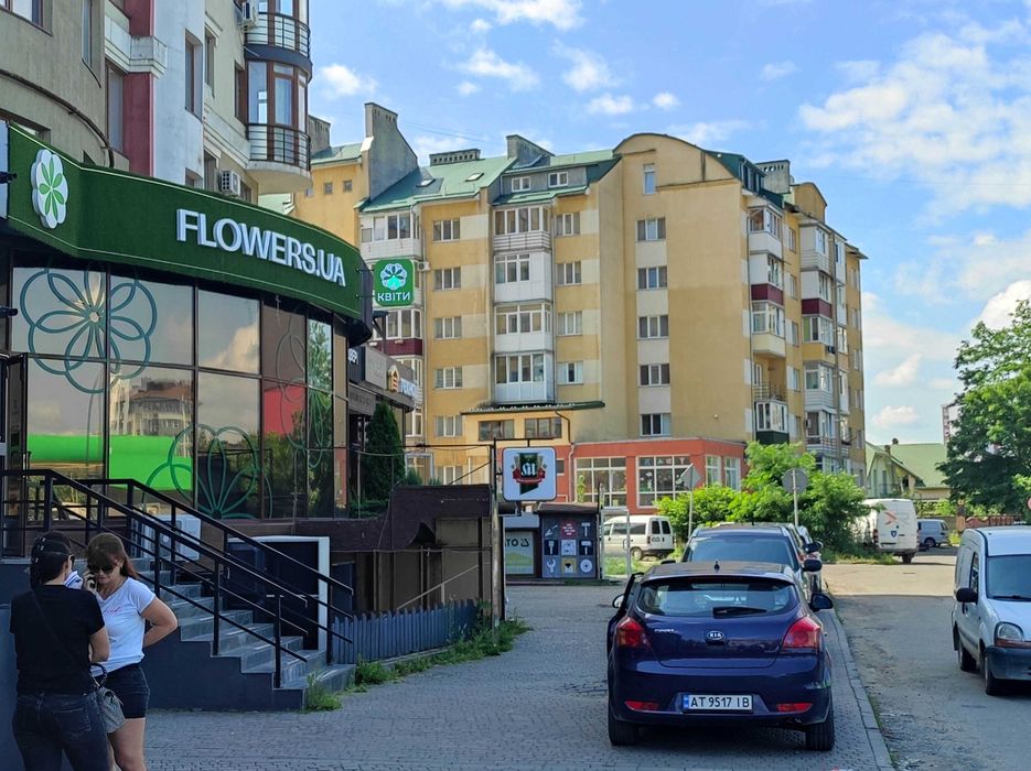 Продається комерційне приміщення по вул. Довженка, 21 Б