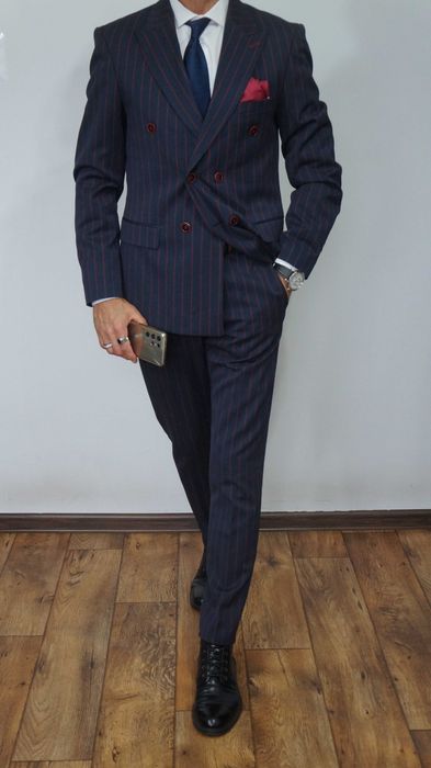 Dwurzędowy garnitur Westeros Granatowy w prążki Rozmiar 50 Slim Fit