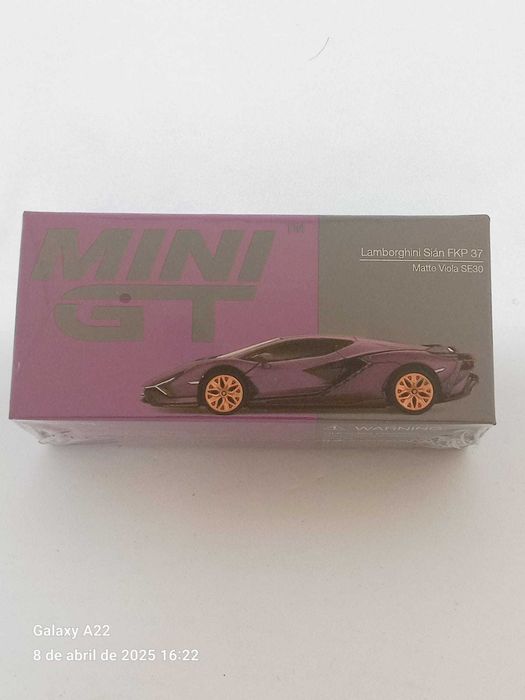 Mini GT 1/64 Lamborghini's - Varios Modelos & Cores - Lacrados