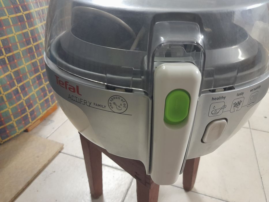 Vende se fritadeira sem óleo