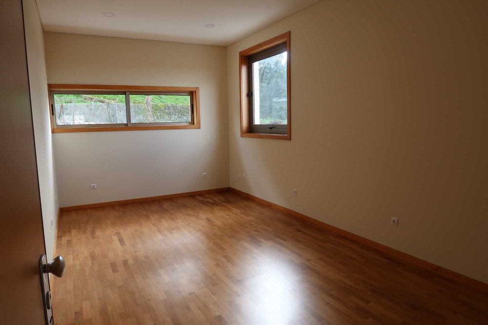 Arrenda-se Escritório Junto à Câmara Municipal Gondomar