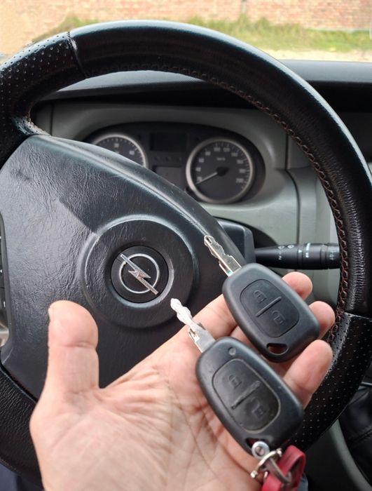 програмування автомобільних ключів