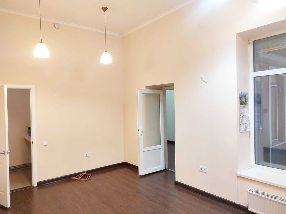 Сдам фасадное помещение 43 м2 в ЖК Мерседес. Центр. Парк Шевченко