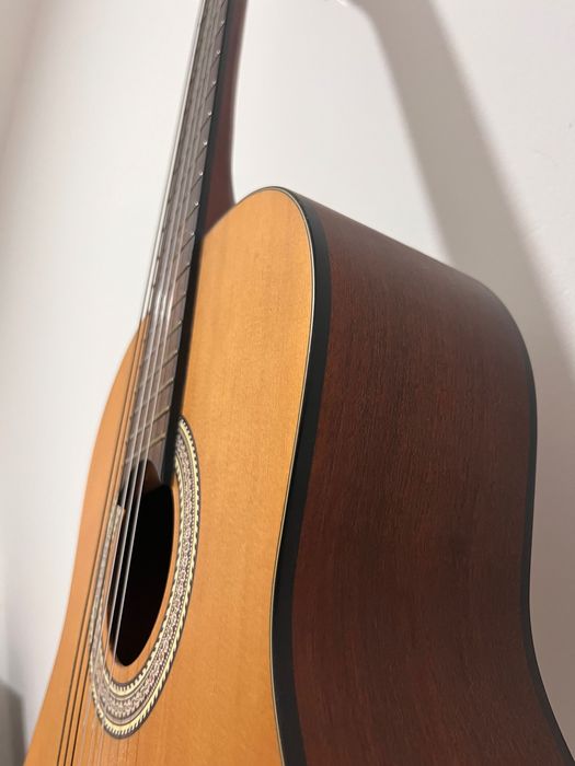 Guitarra Clássica (Violão) Nova e Palhetas em ótimo estado