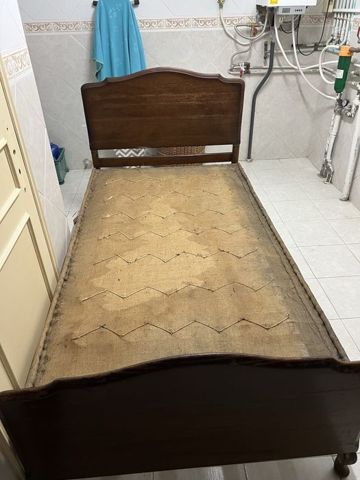 Cama solteiro estilo inglesa