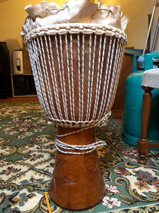 Arranjo djembes e tambores xamânicos(ver descrição)