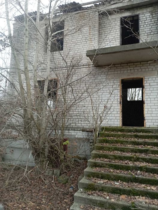 Сдам дом 2ух эт под ремонт 150м2