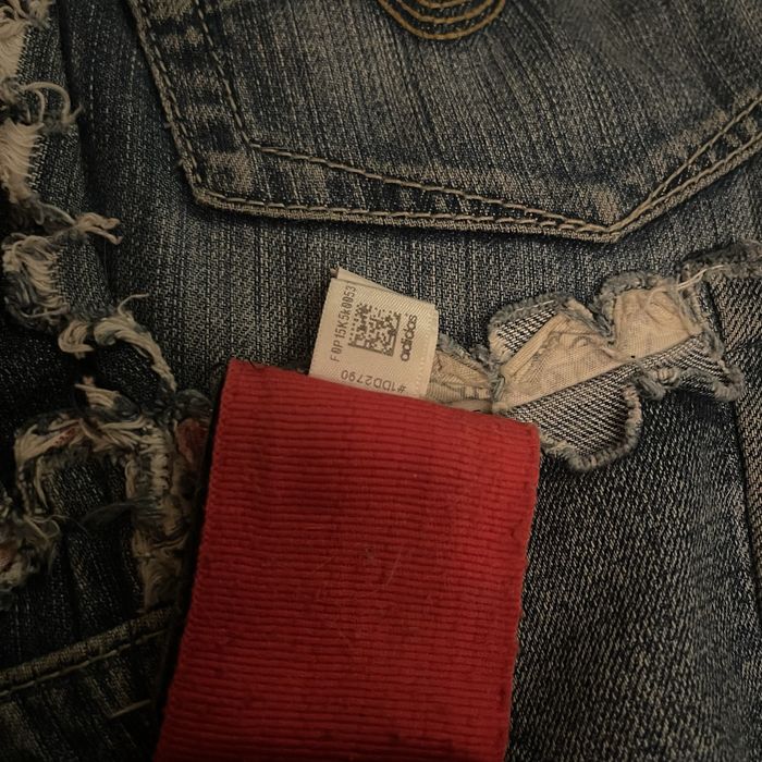 боксерські рукавиці , бинти , шолом