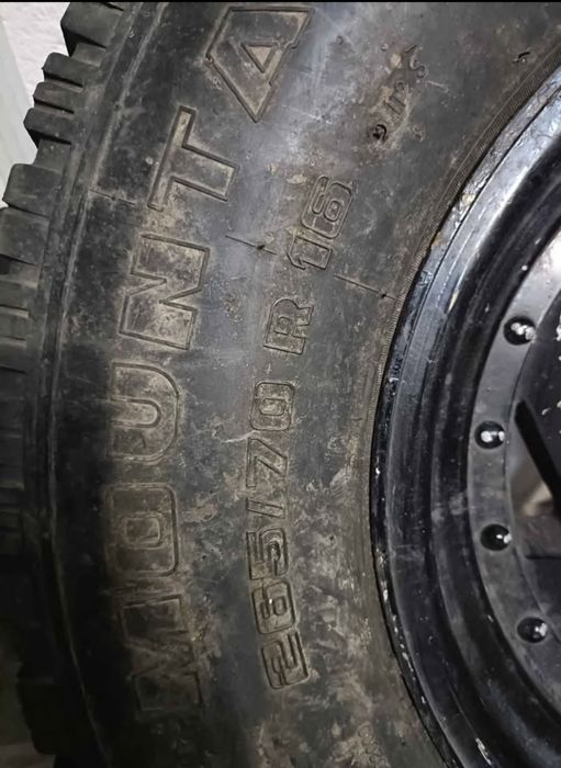 Pneus e jantes 265/70/16