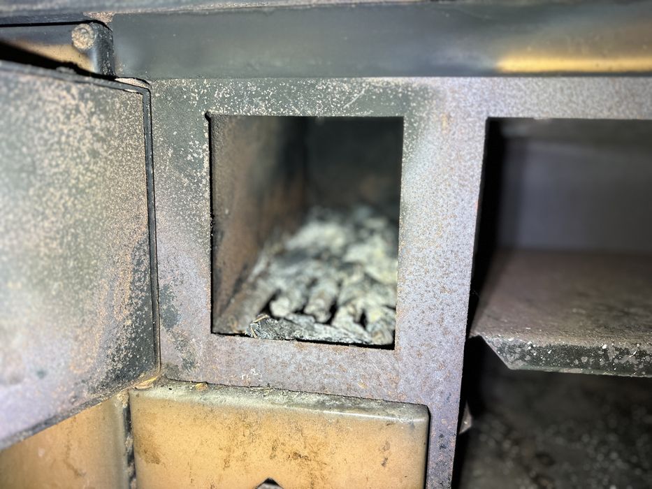 Fogao a lenha enferrujado para renovar