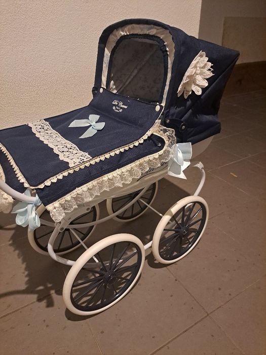 Carrinho de bebé de brincar