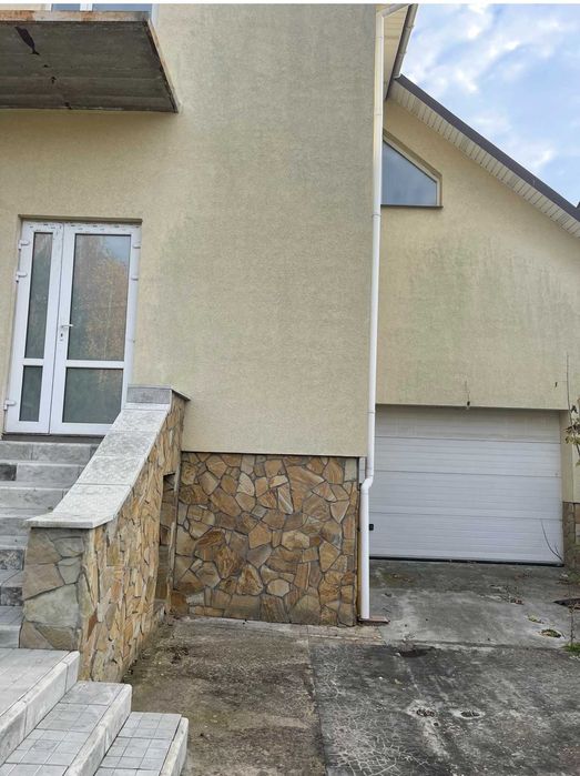 Продам будинок 245 кв.м 2 поверхи, підвал Святошинський район