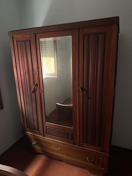 Roupeiro 1 com espelho na porta