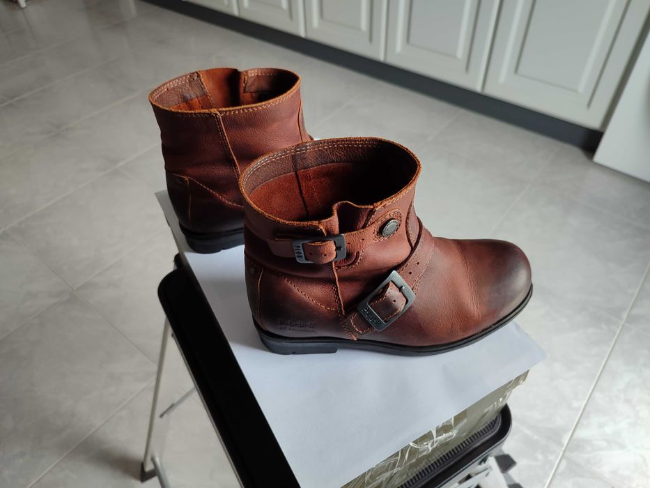 Botas em couro Palladium nº35 C/Novas