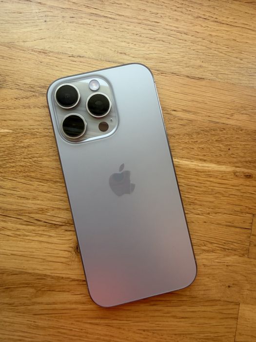 iPhone 16 pro 256 natural titanium