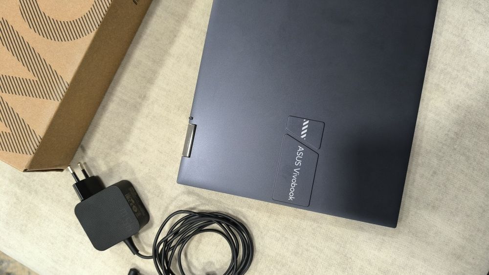 Portátil Asus Vivobook Flip 14"