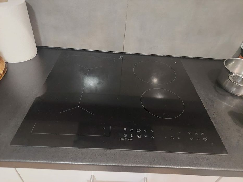 Sprzedam płytę indukcyjna Electrolux