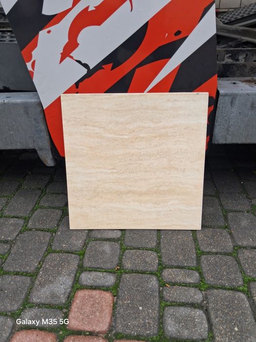 Płytki 450×450 ×7.2 mm 40 zł m2