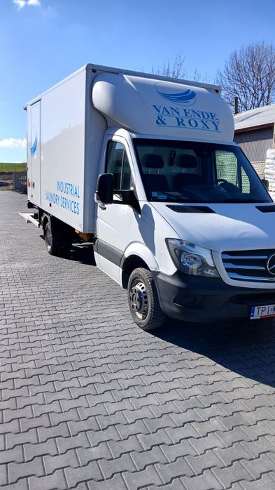 Wynajem bus kontener  9EP + Winda plandeka Mercedes Sprinter